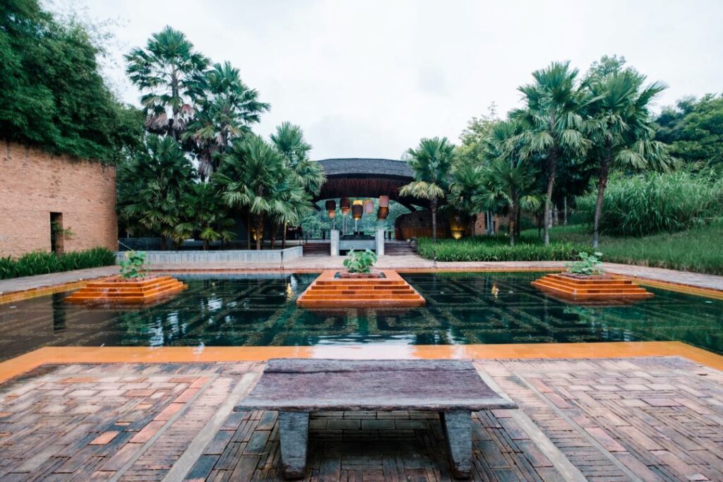 swimming pool landscaping