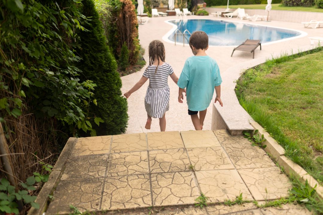 Interlock Steps